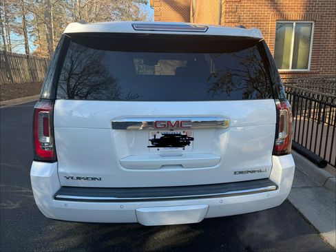 Used 2019 GMC Yukon Denali w/ Denali Ultimate Package image 10