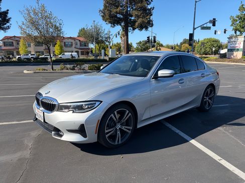 Used 2019 BMW 330i Sedan w/ Convenience Package RWD image 4