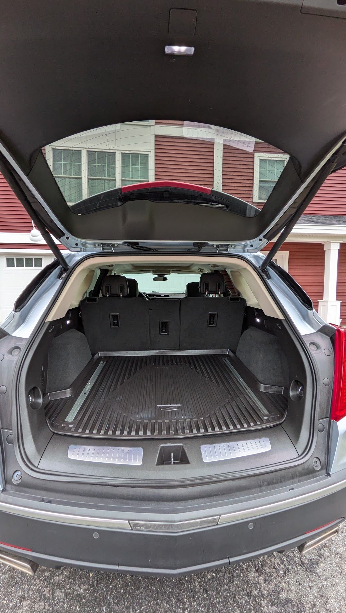 Used 2017 Cadillac XT5 Luxury w/ Driver Awareness Package FWD image 12
