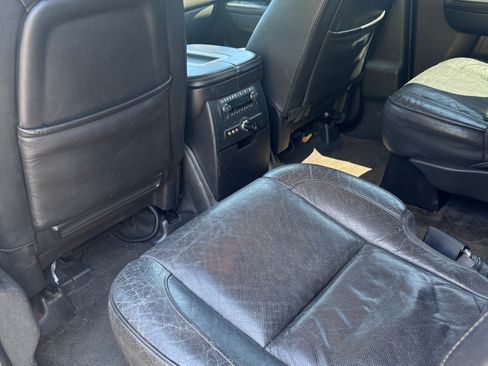 Used 2012 Cadillac Escalade ESV Platinum AWD/4WD image 9