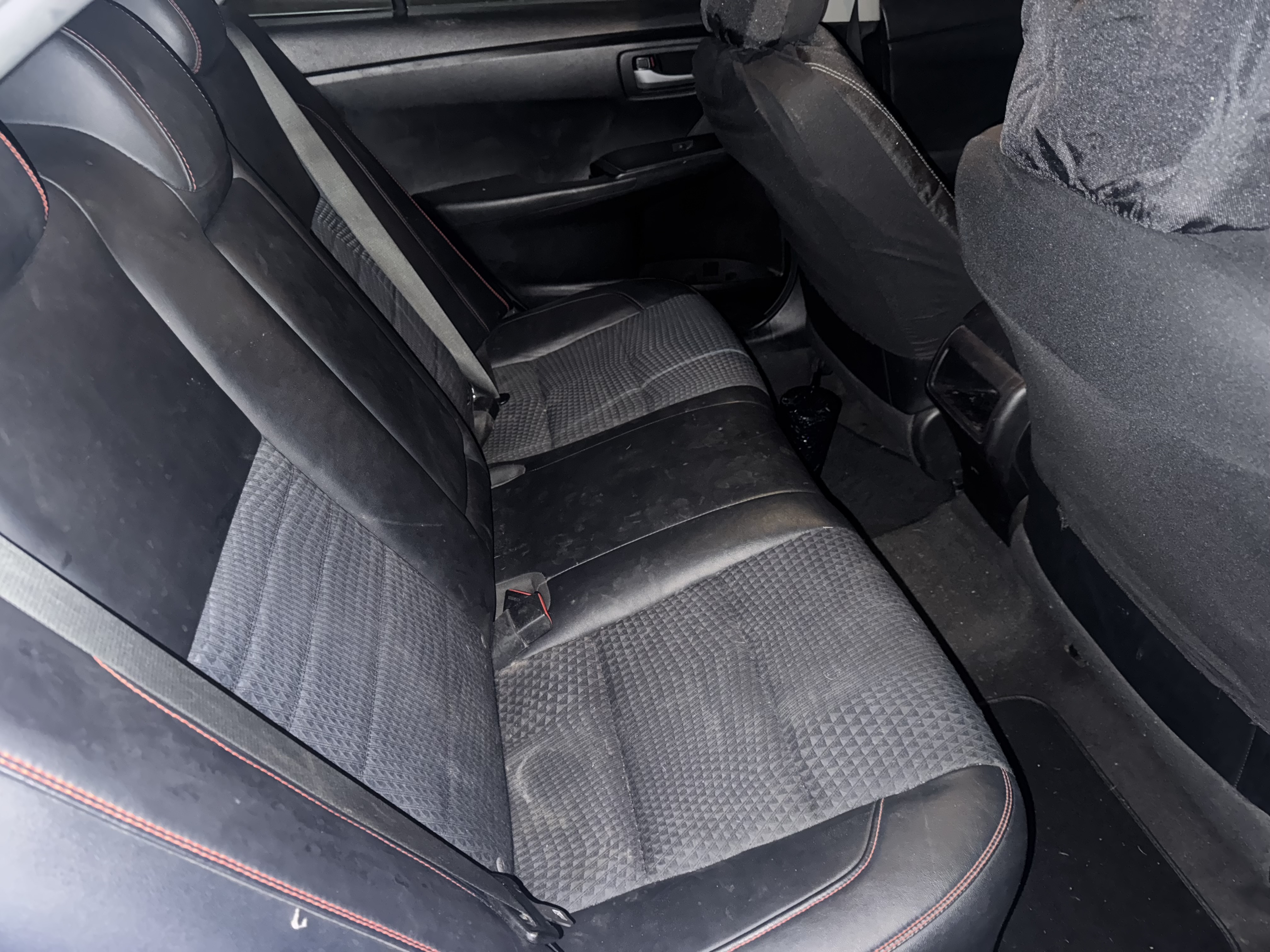 Used 2015 Toyota Camry SE FWD image 11
