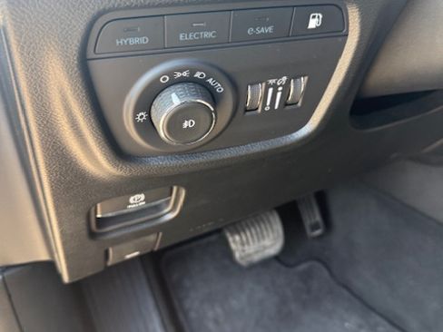 Used 2024 Jeep Grand Cherokee Limited 4xe image 2