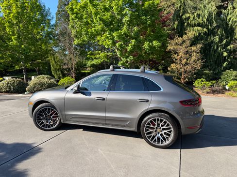 Used 2018 Porsche Macan Turbo AWD/4WD image 1