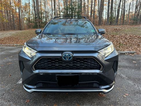 Used 2021 Toyota RAV4 SE image 5