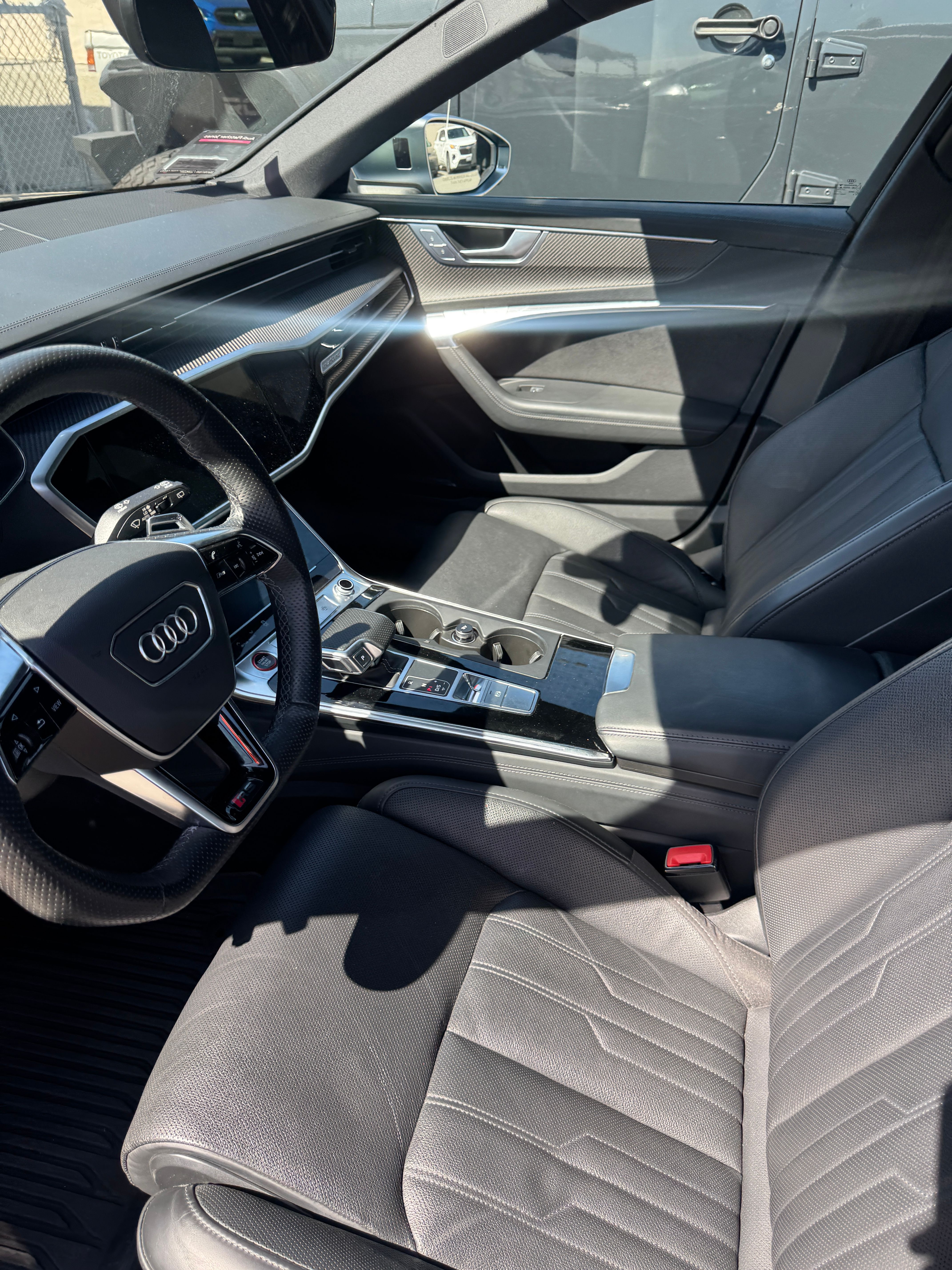 Used 2022 Audi RS 6 w/ Executive Package AWD/4WD image 4