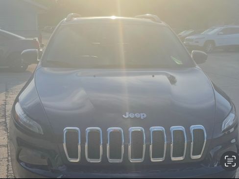 Used 2015 Jeep Cherokee Limited image 7