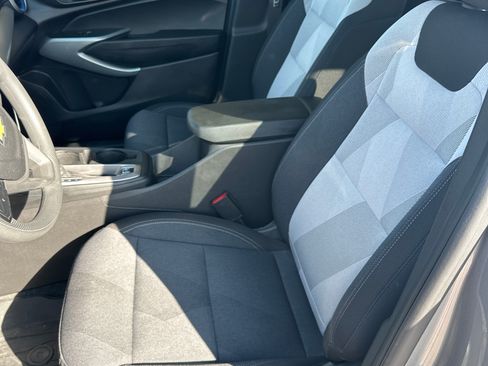 Used 2024 Chevrolet Trax LS w/ LS Convenience Package image 10