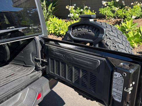 Used 2021 Jeep Wrangler Unlimited Sport image 20