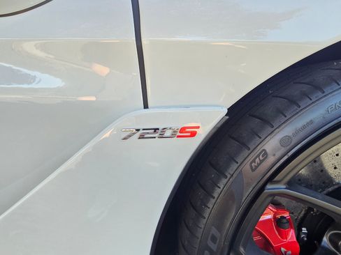 Used 2022 McLaren 720S Spider image 13