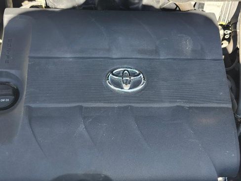 Used 2015 Toyota Sienna LE image 26