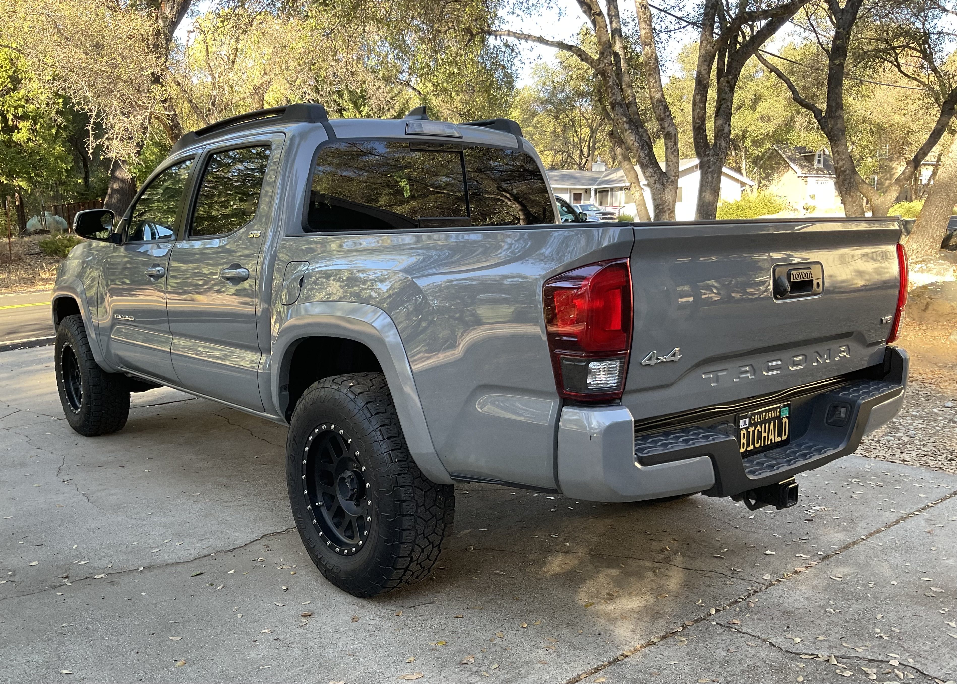 Used 2020 Toyota Tacoma SR5 w/ Technology Package AWD/4WD image 5