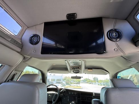 Used 2017 Chevrolet Express 2500 Extended image 16