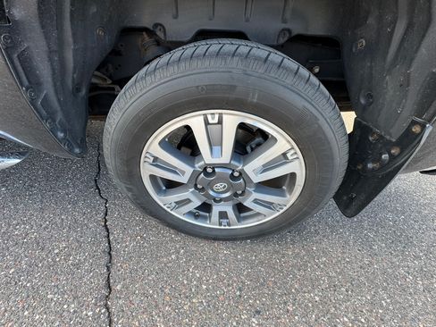 Used 2018 Toyota Tundra Platinum image 11