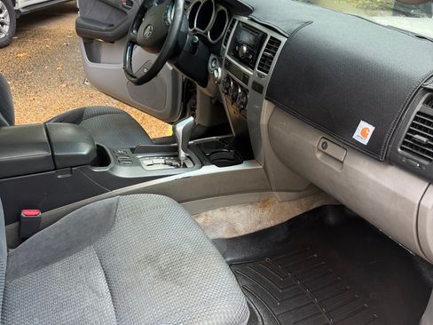 Used 2004 Toyota 4Runner Sport image 8