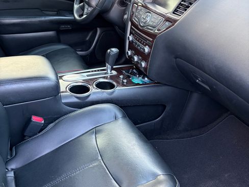 Used 2016 Nissan Pathfinder Platinum FWD image 8