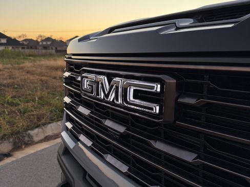 Used 2025 GMC Sierra 2500 AT4X w/ AT4X AEV Edition image 15