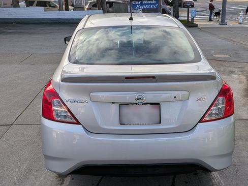 Used 2019 Nissan Versa SV image 8