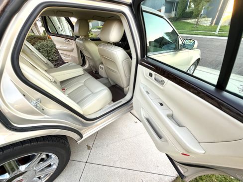 Used 2009 Cadillac DTS image 11