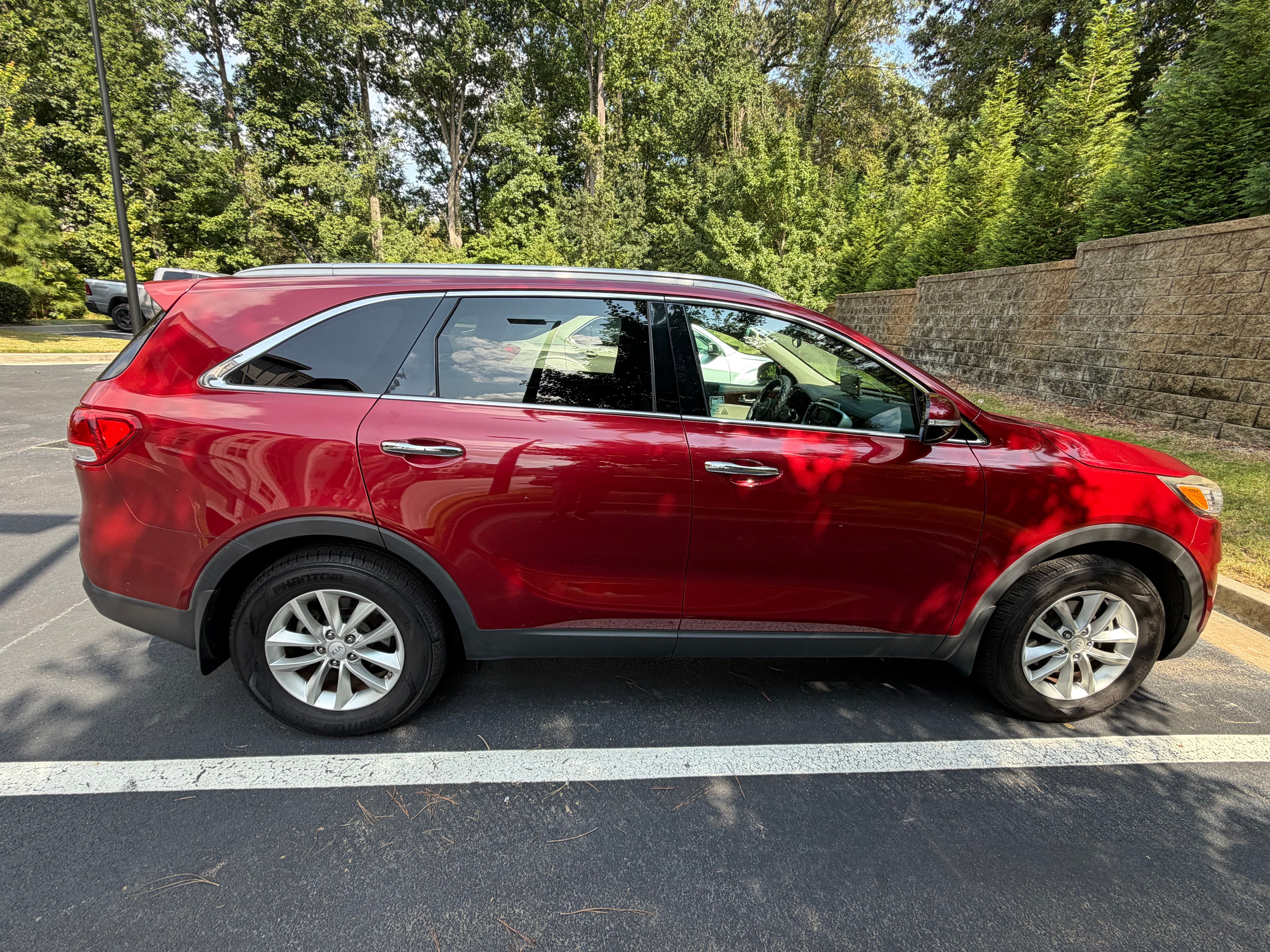 Used 2017 Kia Sorento FWD image 5