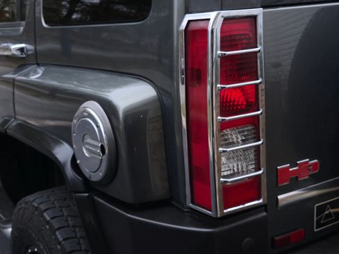 Used 2010 HUMMER H3 Luxury w/ Appearance Package image 4