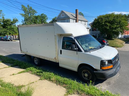 Used 2009 Chevrolet Express 3500 RWD image 5
