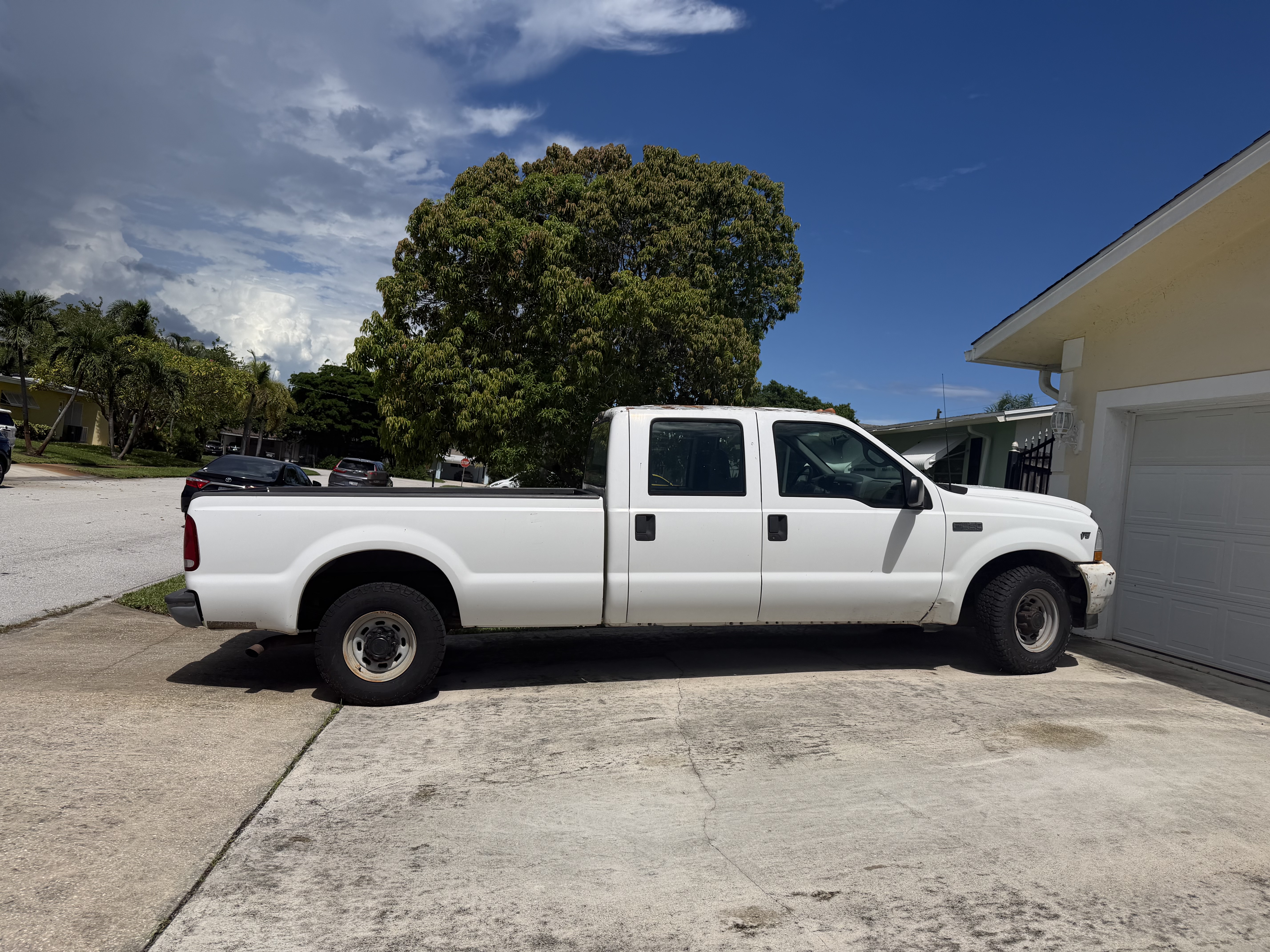 Used 2002 Ford F250 2WD Crew Cab Super Duty image 1