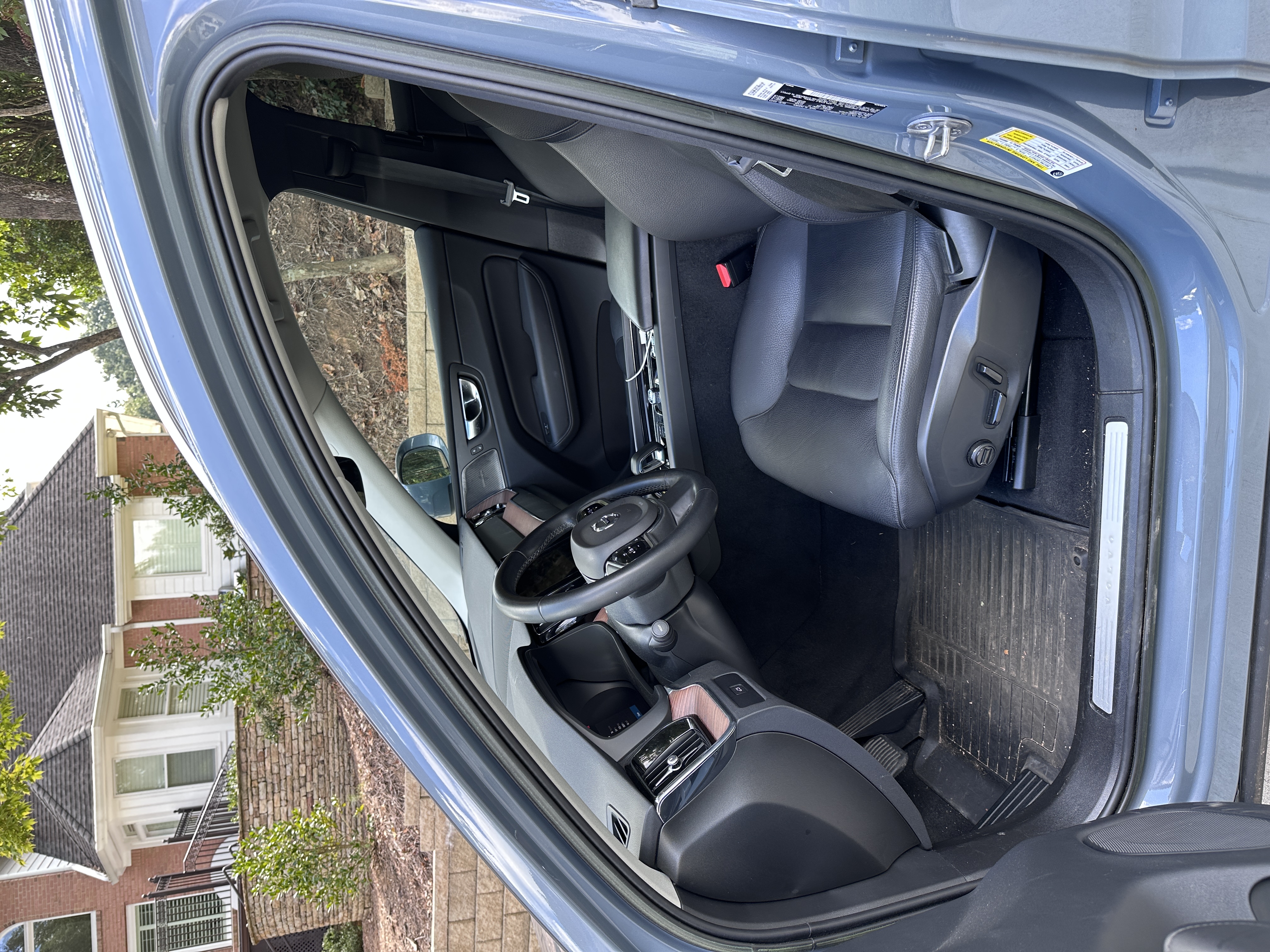 Used 2023 Volvo XC60 B5 Plus w/ Climate Package AWD/4WD image 9