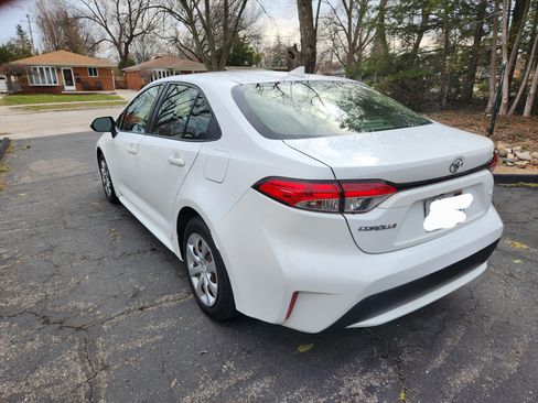 Used 2020 Toyota Corolla LE image 4