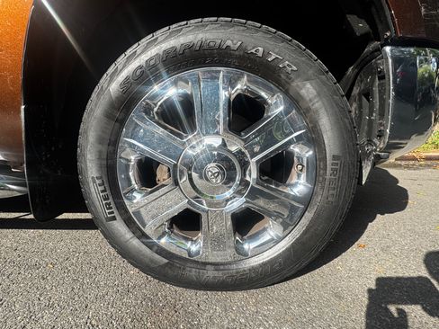 Used 2017 Toyota Tundra 1794 Edition image 4