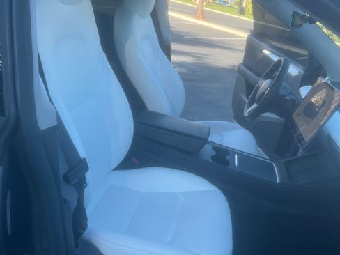 Used 2023 Tesla Model Y Long Range image 9