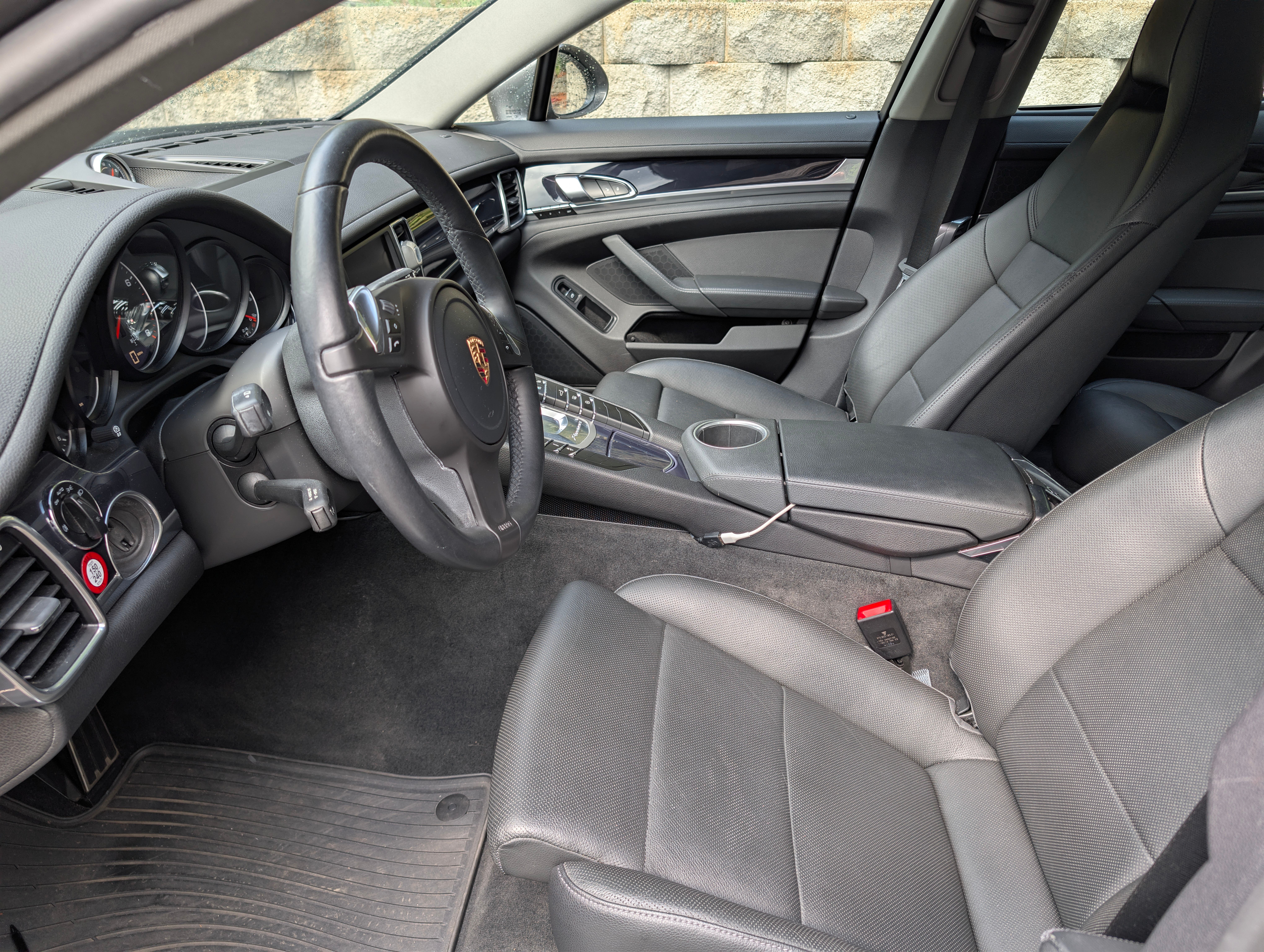 Used 2013 Porsche Panamera image 18
