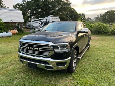 Used 2022 RAM 1500 Laramie AWD/4WD image 1