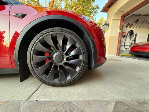 Used 2022 Tesla Model Y Performance image 23