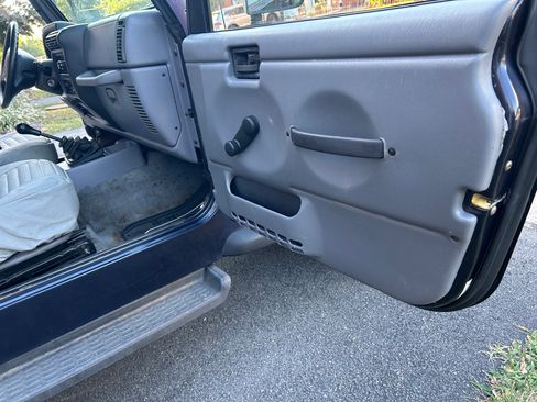 Used 1998 Jeep Wrangler SE image 15
