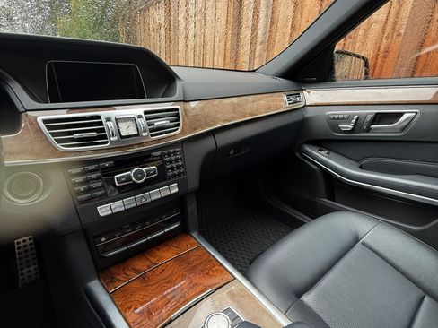Used 2014 Mercedes-Benz E 350 4MATIC Sedan image 13