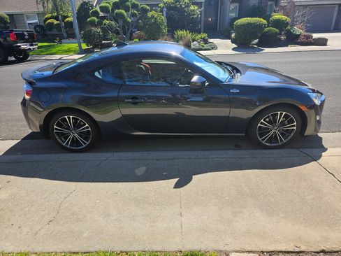 Used 2015 Scion FR-S image 8