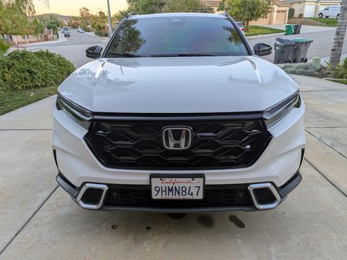 Used 2024 Honda CR-V Sport Touring image 2