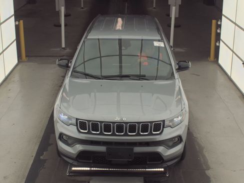 Used 2023 Jeep Compass Latitude image 5