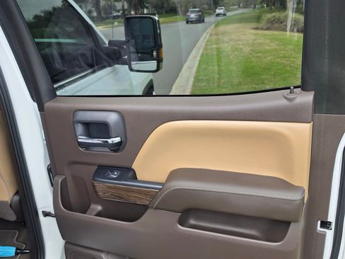 Used 2019 GMC Sierra 2500 Denali w/ Duramax Plus Package image 11