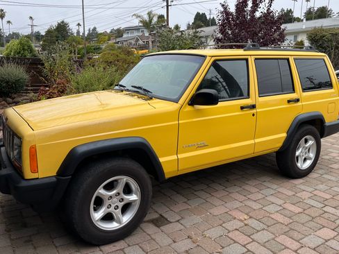 Used 2000 Jeep Cherokee Sport AWD/4WD image 1