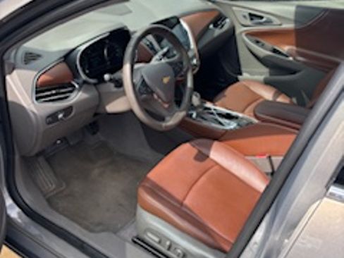 Used 2018 Chevrolet Malibu LT w/ Leather Package image 8