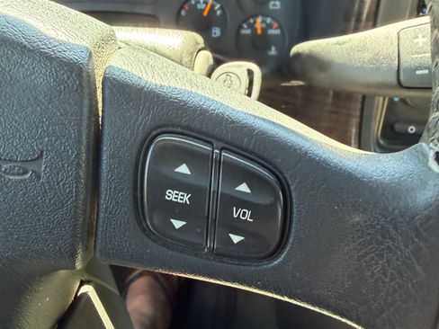 Used 2006 Chevrolet Silverado 2500 LT w/ Heavy-Duty Power Package AWD/4WD image 28