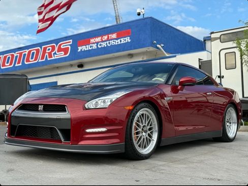 Used 2016 Nissan GT-R Premium image 1