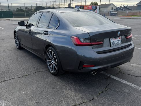 Used 2022 BMW 330i Sedan w/ Driving Assistance Package image 9
