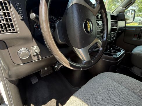 Used 2017 Chevrolet Express 3500 LT w/ LT Preferred Equipment Group RWD image 11