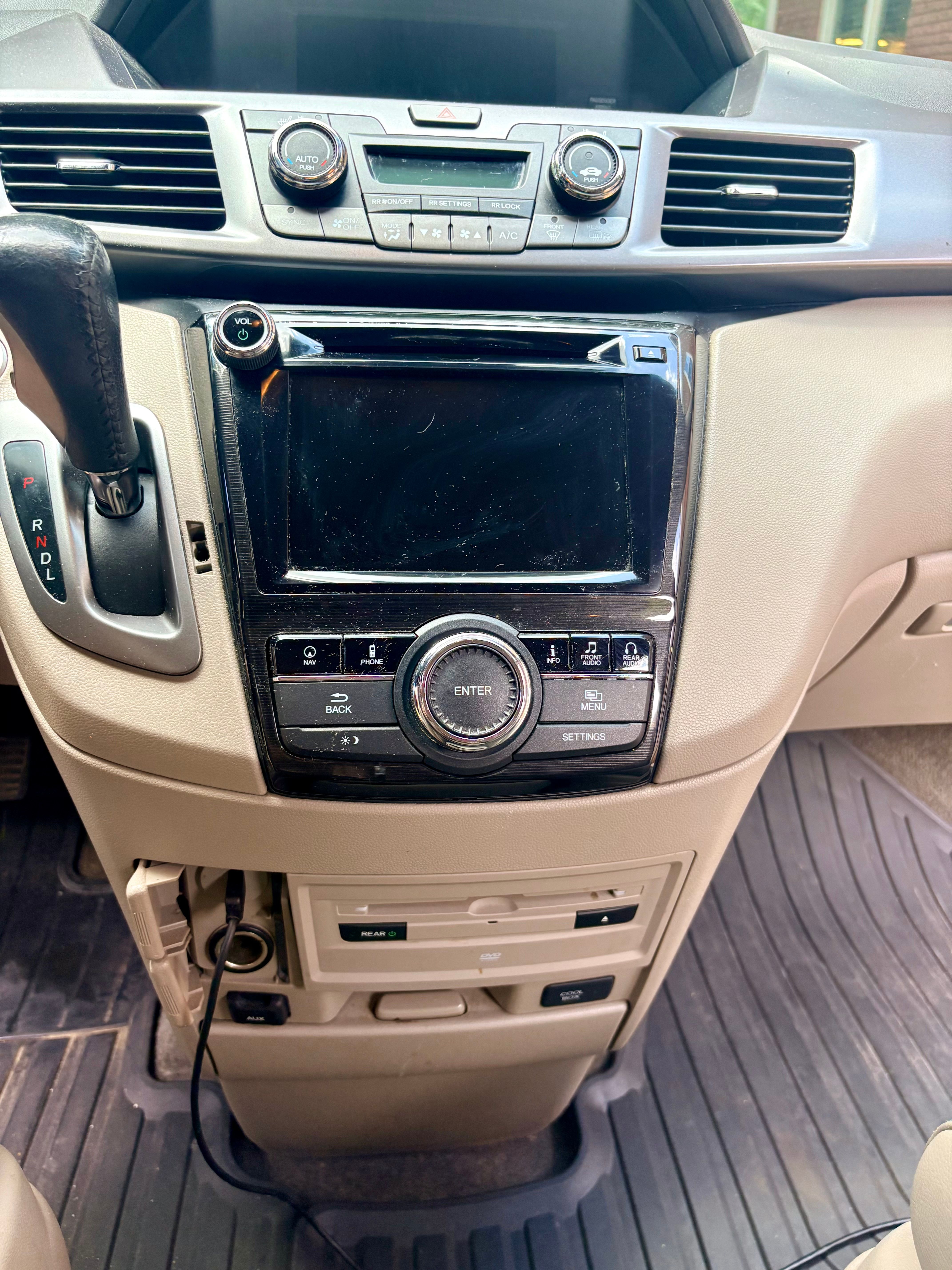 Used 2014 Honda Odyssey Touring Elite image 11