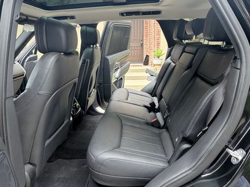 Used 2022 Land Rover Range Rover SE image 18