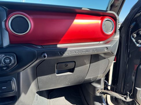 Used 2023 Jeep Wrangler Unlimited Rubicon w/ LED Lighting Group image 14