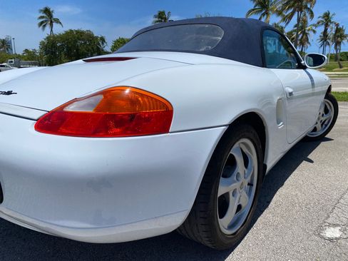 Used 1999 Porsche Boxster RWD image 18