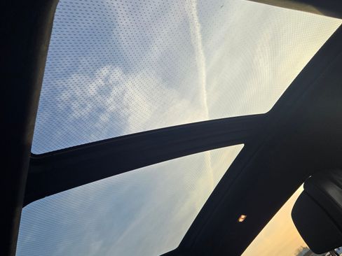 Used 2022 BMW X7 M50i w/ Dynamic Handling Package image 10